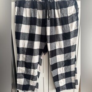 Old Navy Monochrome Checkered pajama pants
4X
